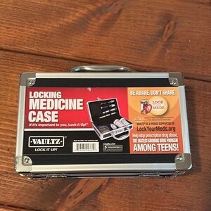 🆕 Vaultz Locking Medicine Case